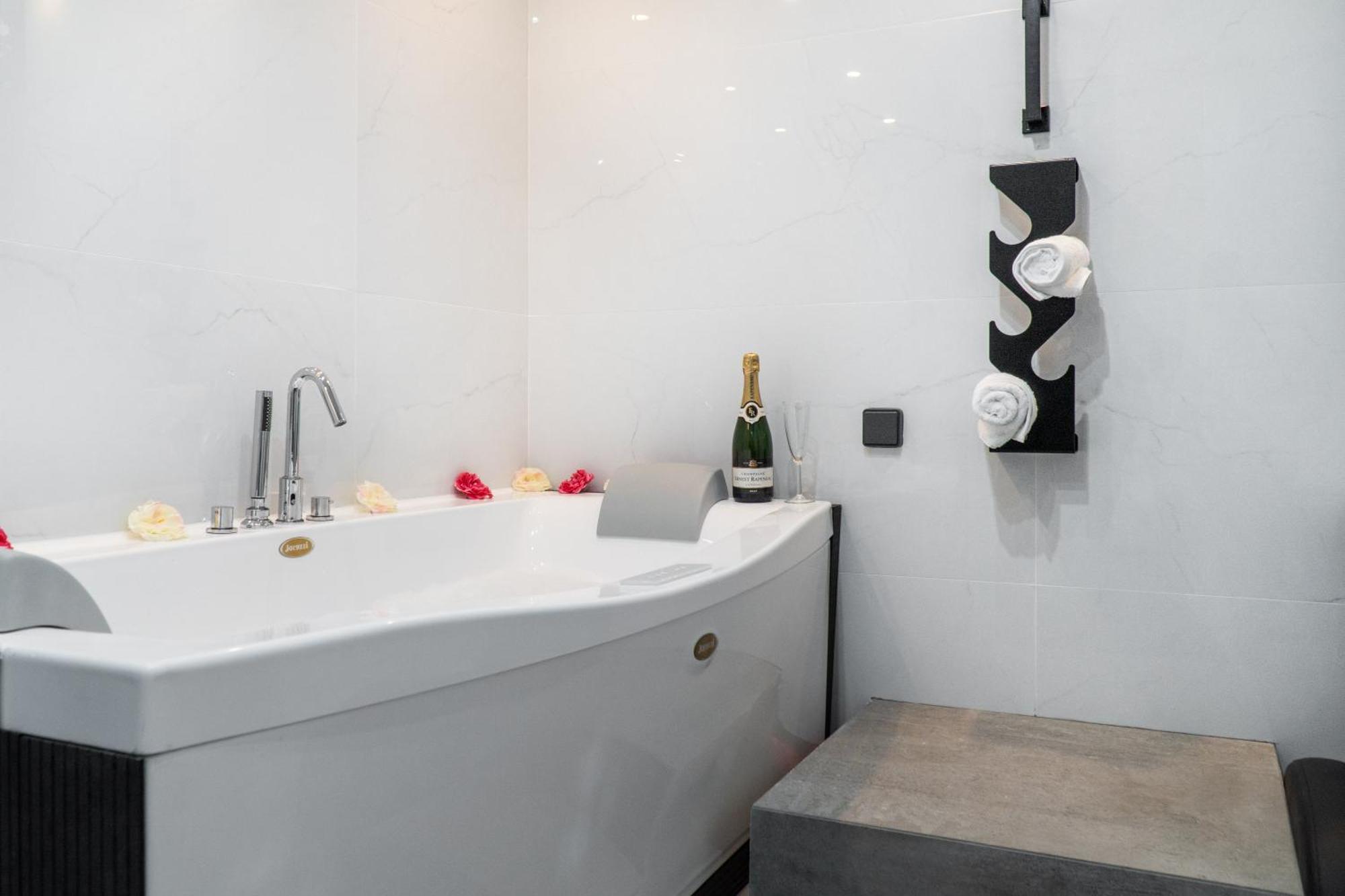 Paradise+ With Jacuzzi In The Heart Of Athens! מראה חיצוני תמונה